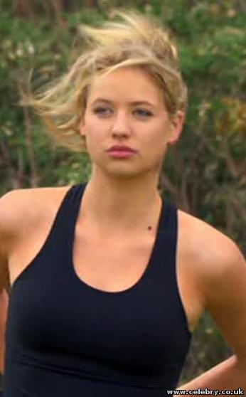 Celebry Pics Kassandra Clementi Maddy Osborne In Home And Away Pic 0hsxkx7xm 3489