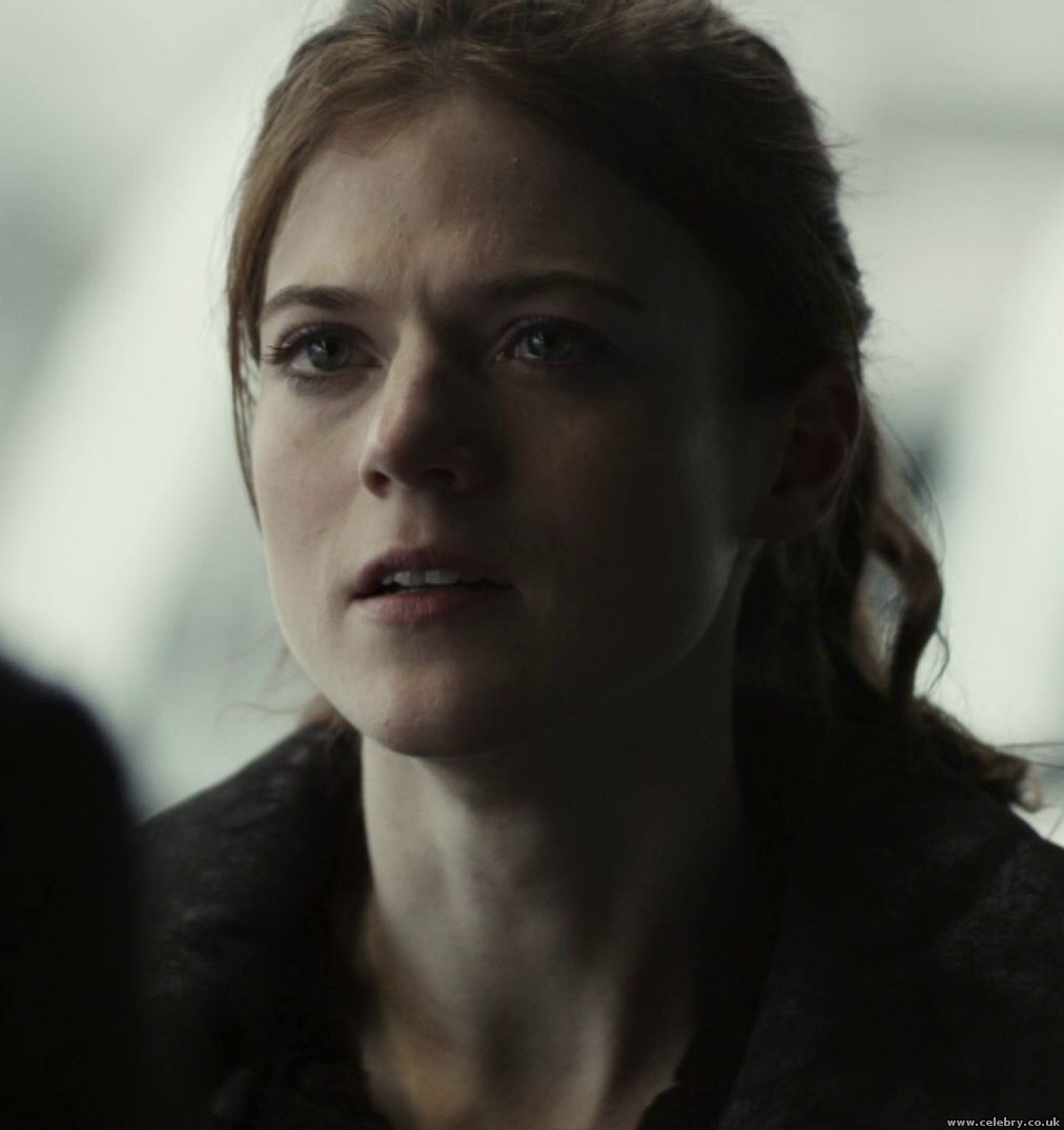 Rose Leslie Nide